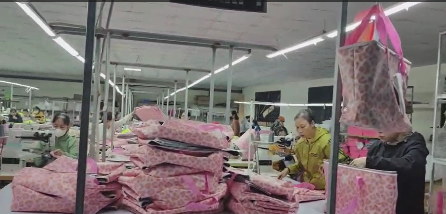 Vietnam Factory Currently Producing Style